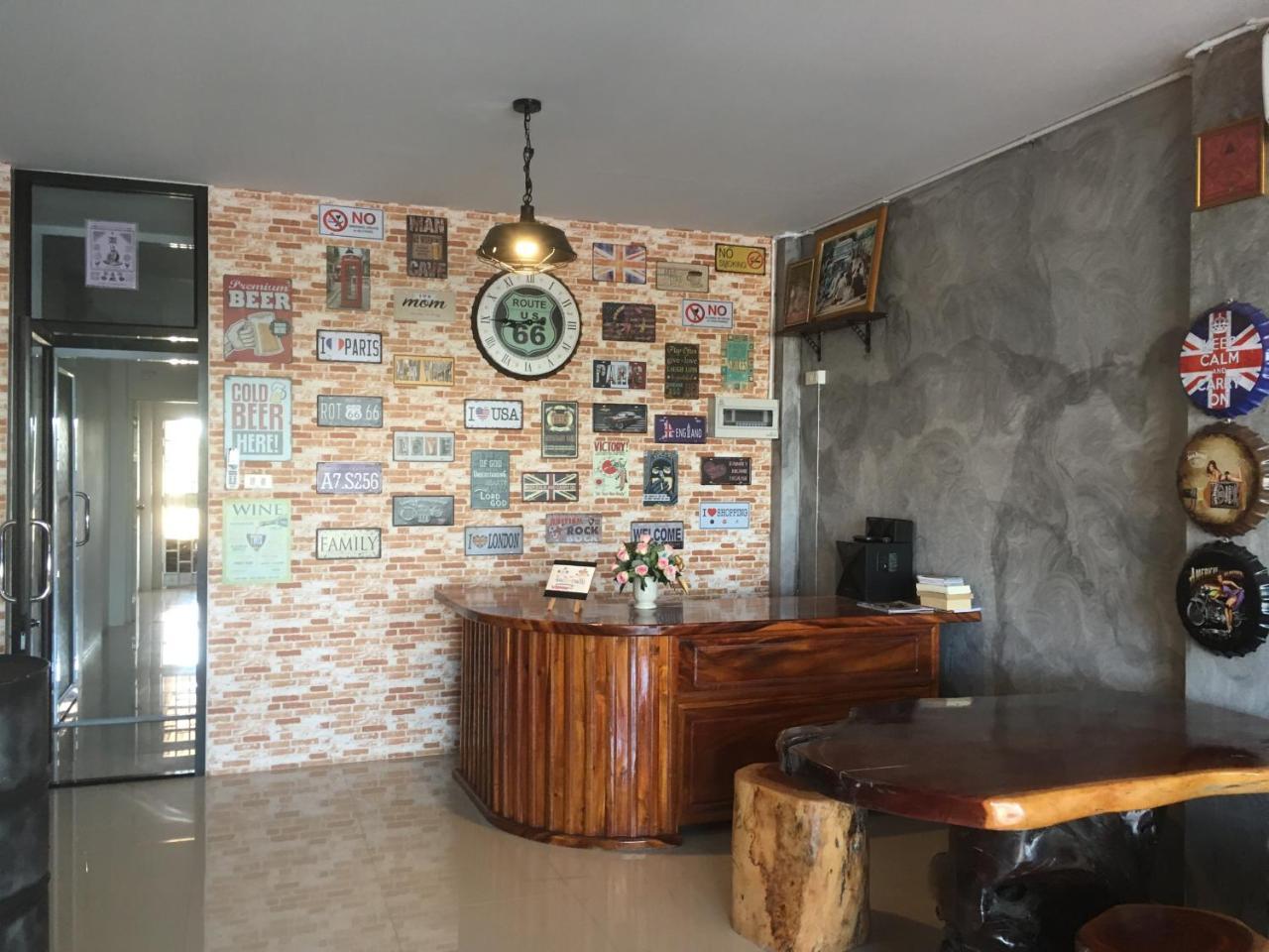 You In House Urt Surathani Airport Surat Thani Exterior foto
