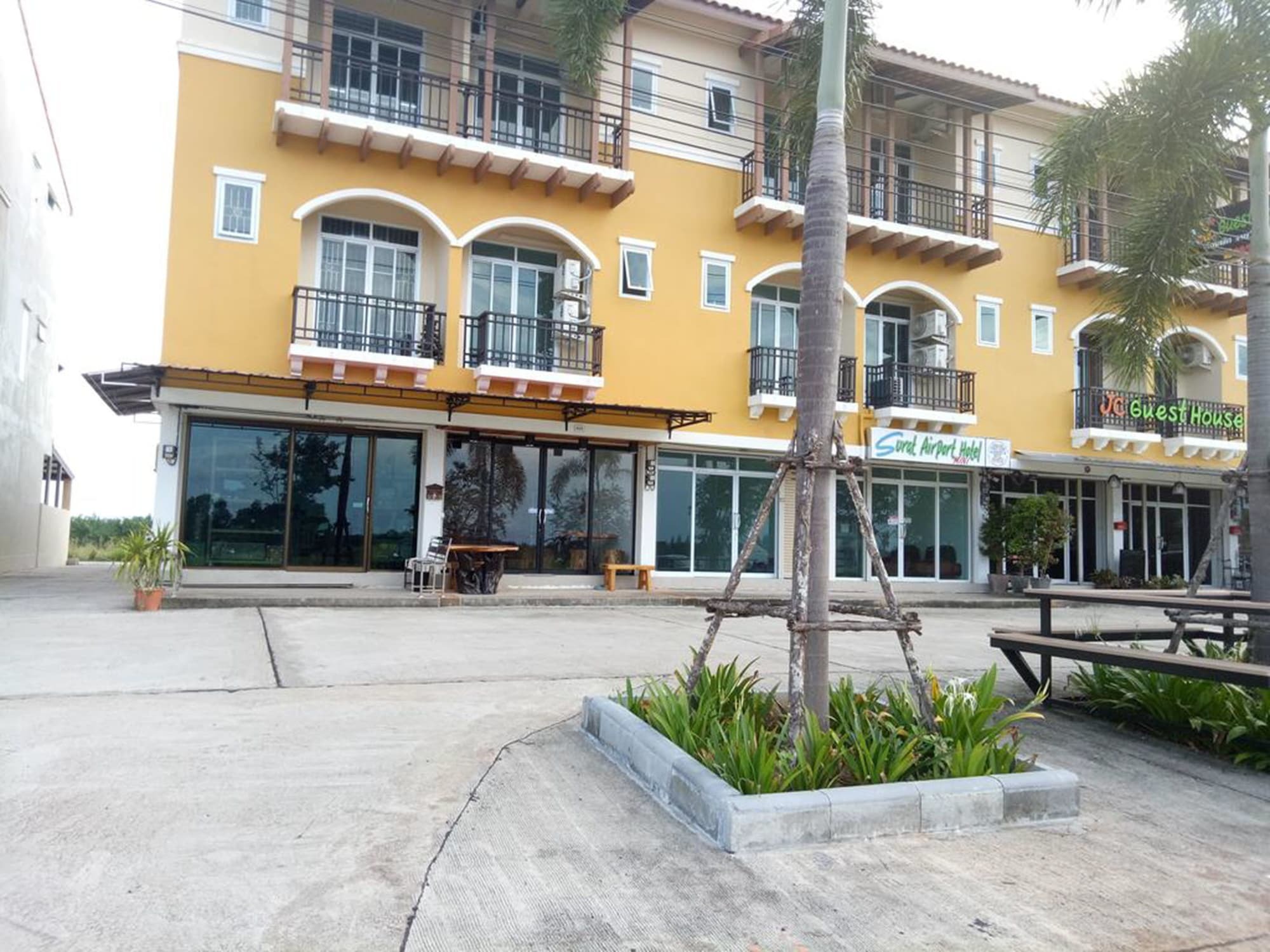 You In House Urt Surathani Airport Surat Thani Exterior foto